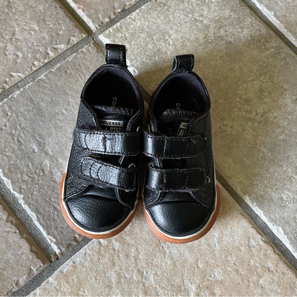 CONVERSE Kicks - Picture 3 of 5